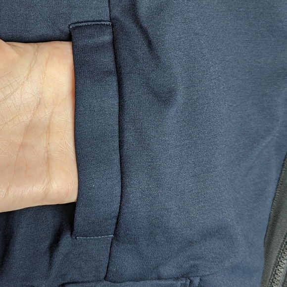 CAbi Chance 5476 Navy Moto Jacket Knit Front Zip Sz XS EUC - Picture 5 of 8